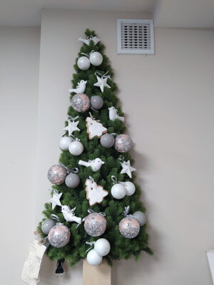 Umelý vianočný stromček na stenu- 160 cm 